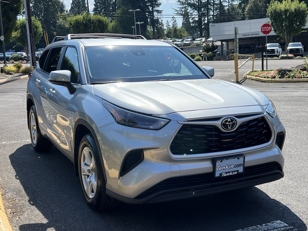 2023 Toyota Highlander L photo 2