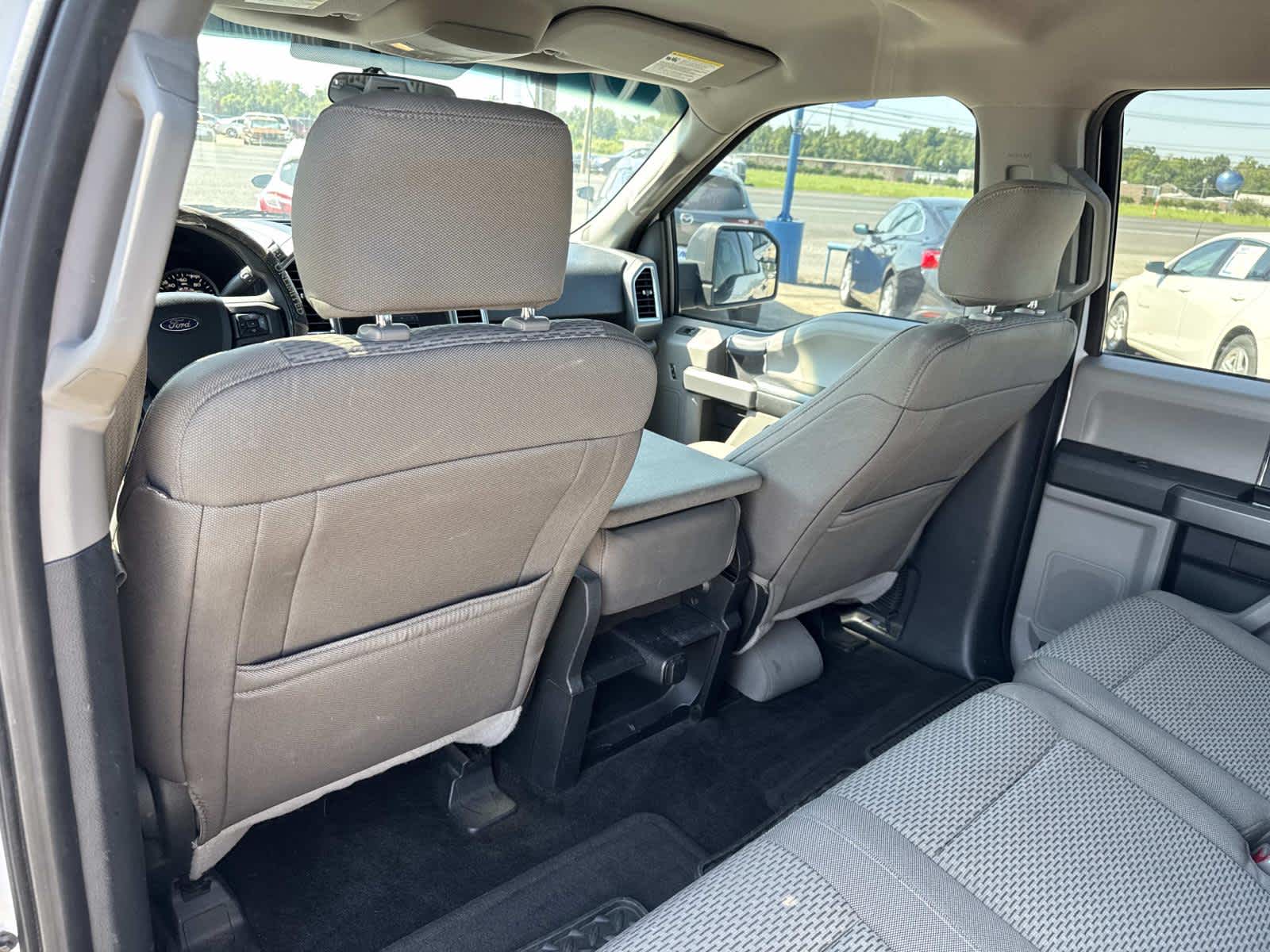 2015 Ford F-150 XLT photo 29
