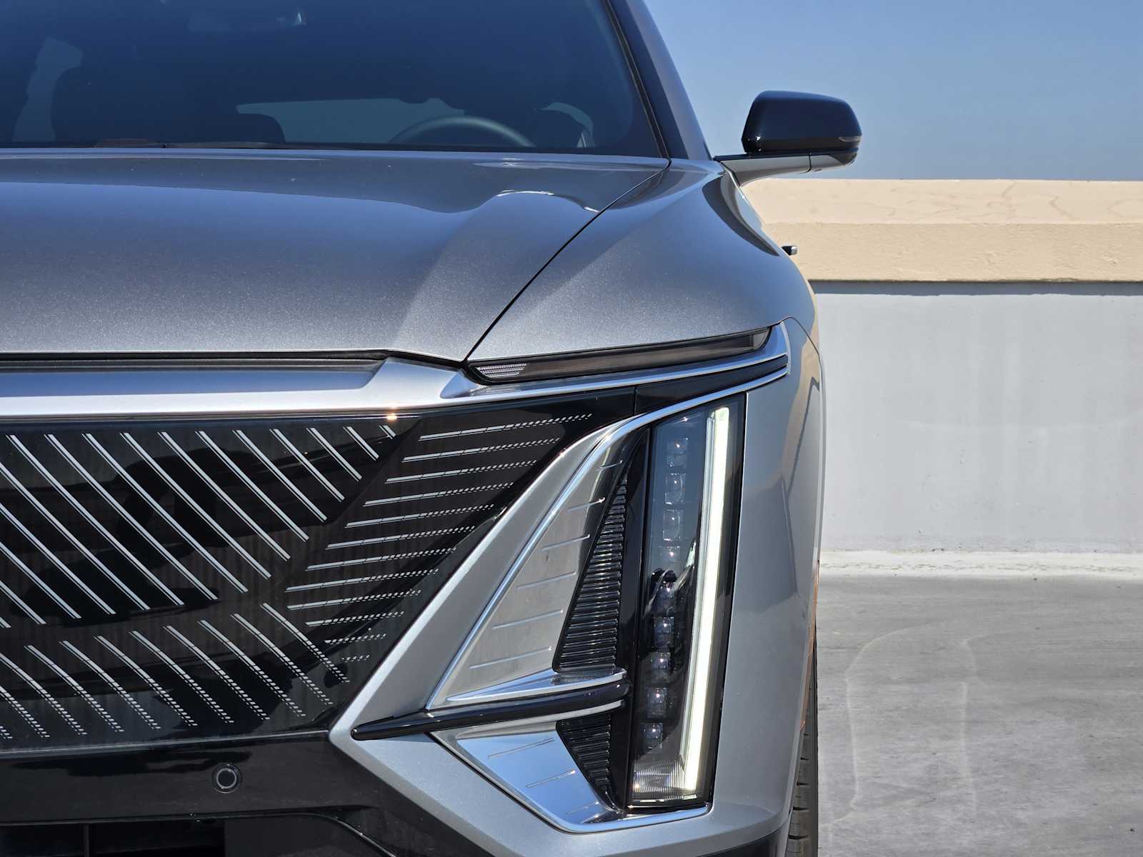 2025 Cadillac Lyriq Luxury photo 5
