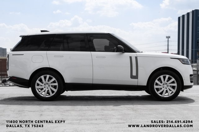 2023 Land Rover Range Rover SE photo 5