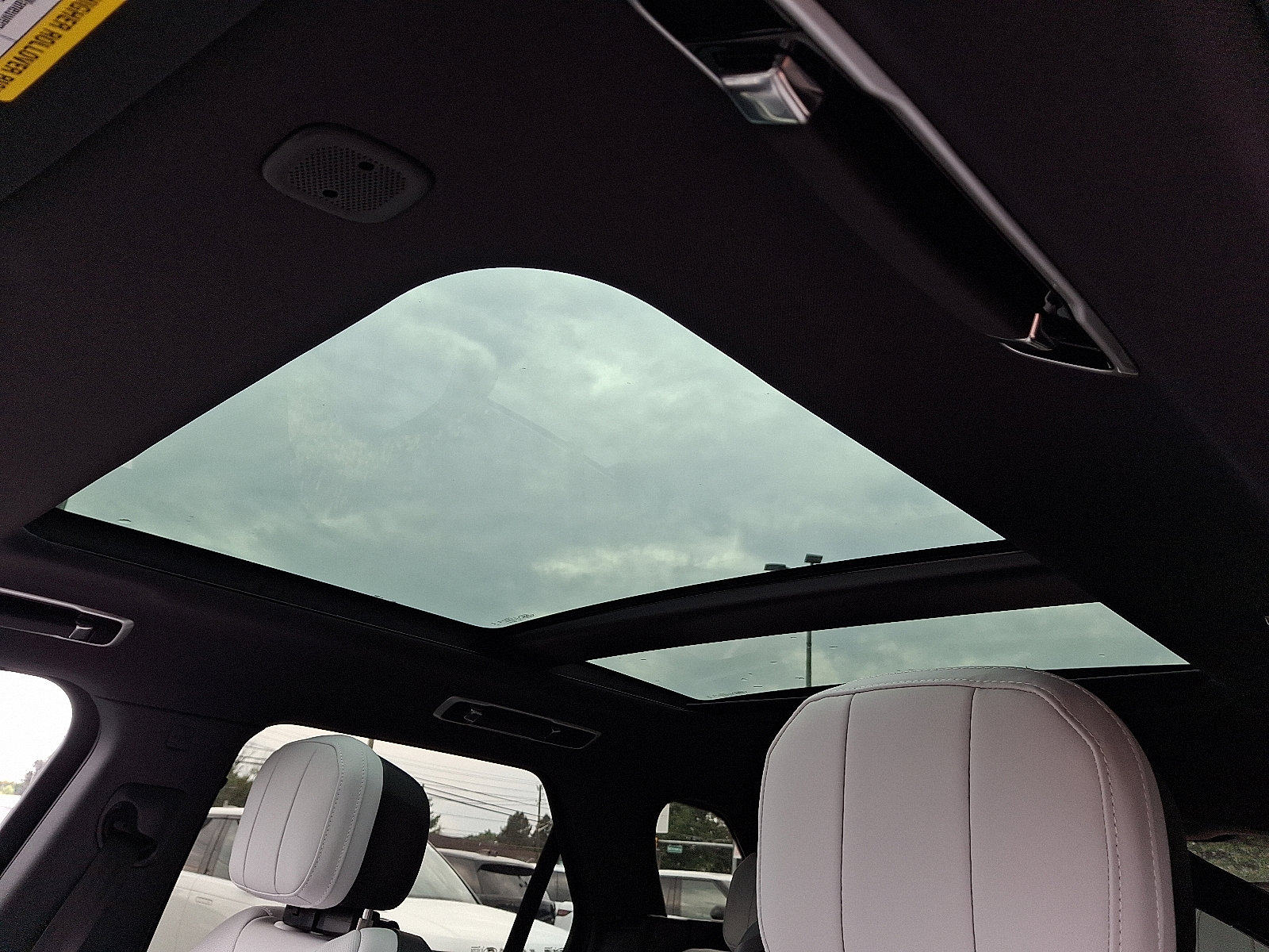 2025 Land Rover Range Rover Sport SE photo 14