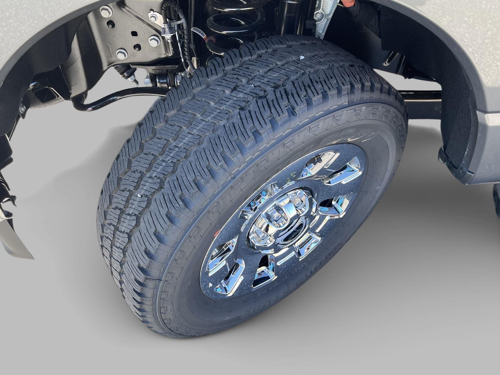 2026 Ford F-250 Lariat photo 4