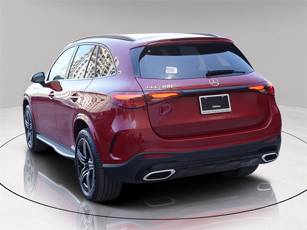 2025 Mercedes Benz GLC 300 photo 4