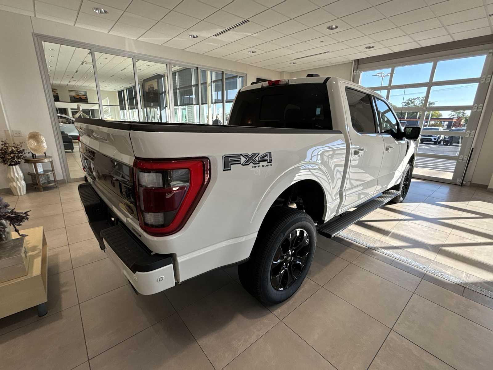 2022 Ford F-150 Platinum photo 3