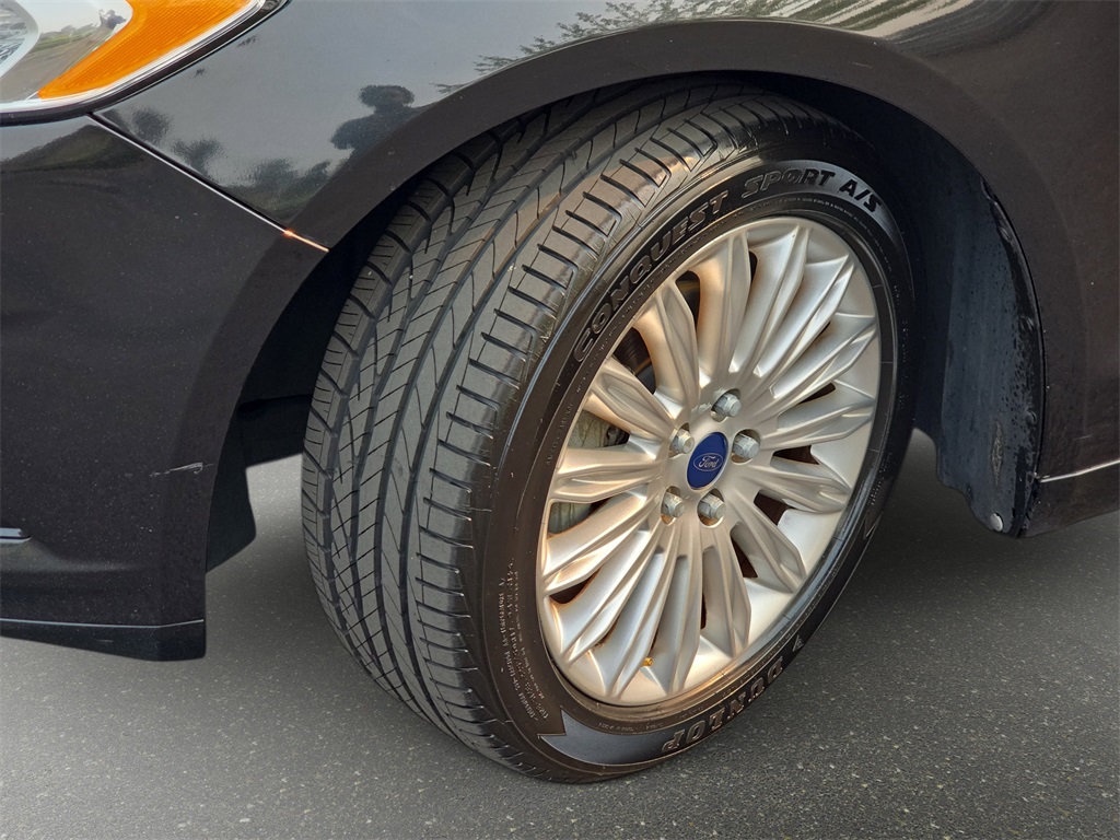 2014 Ford Fusion Titanium photo 24
