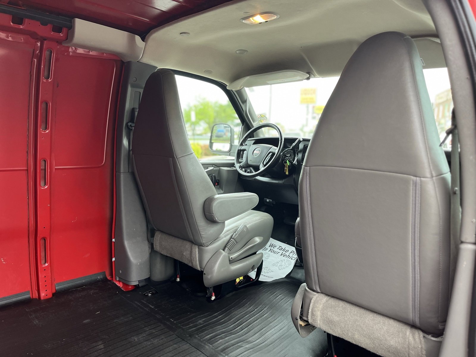 2023 Gmc Savana Cargo 3500 photo 31