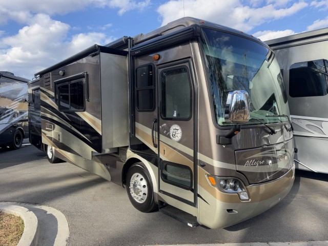 Pre-Owned 2013 Tiffin Allegro Breeze