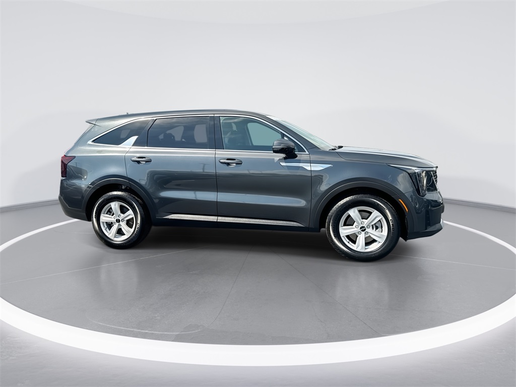 2025 Kia Sorento LX photo 8