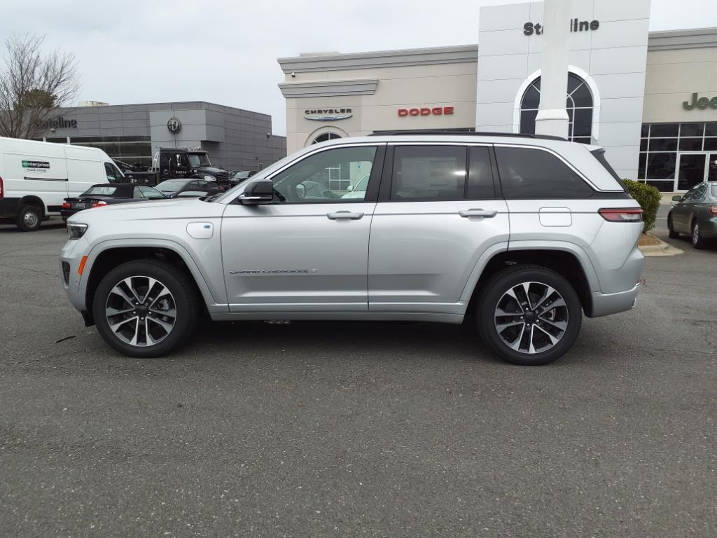 2024 Jeep Cherokee Overland 4xe photo 17