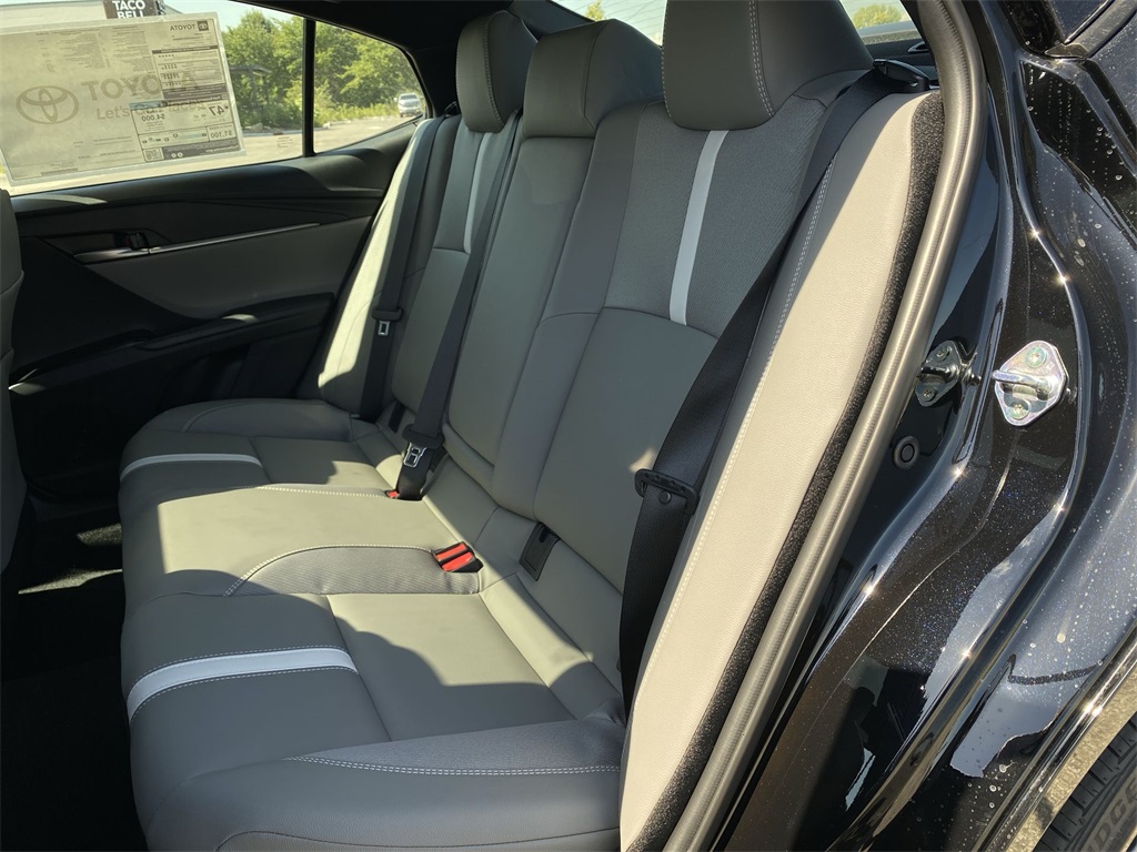 2025 Toyota Camry SE photo 23