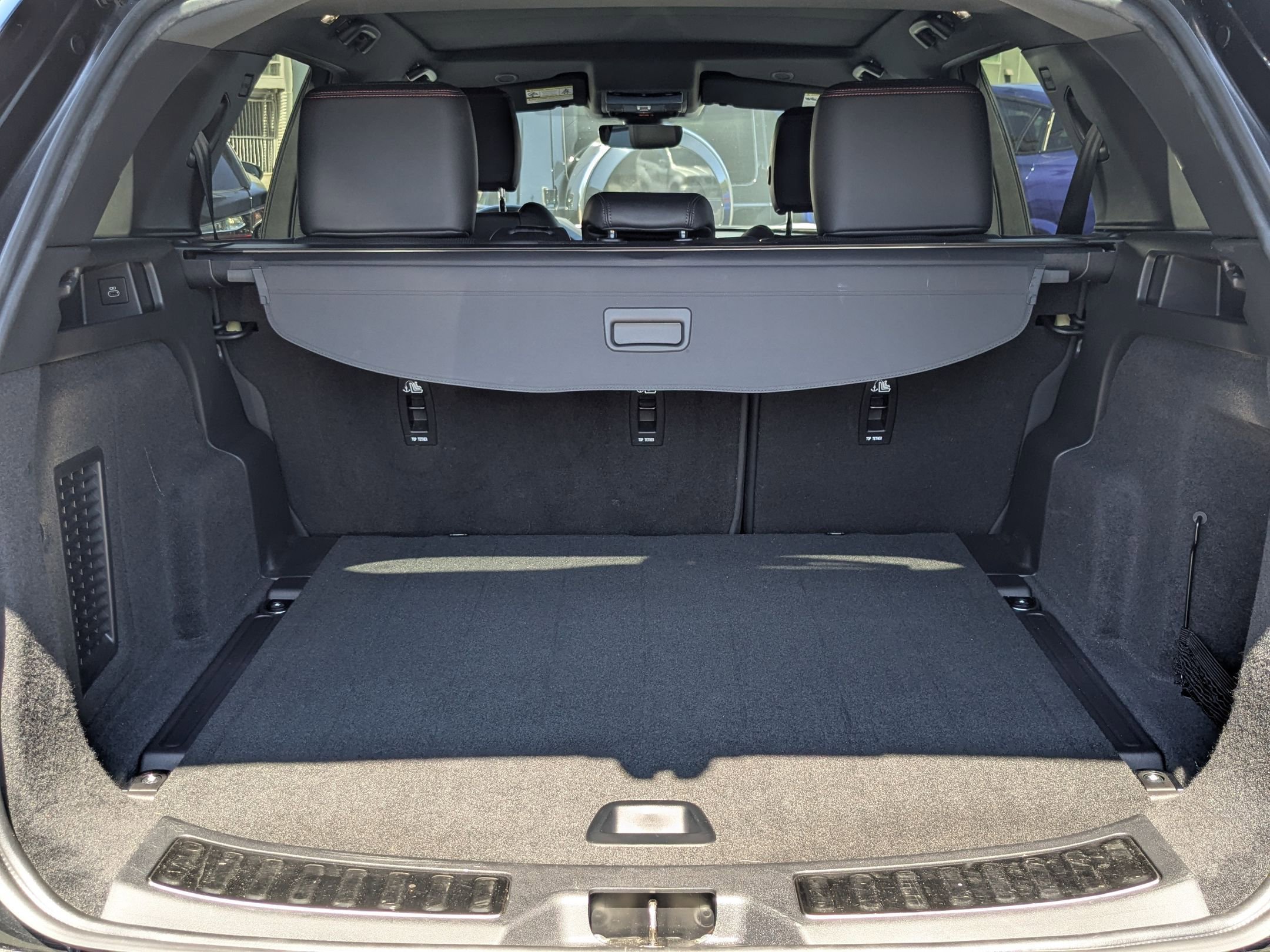 2023 Land Rover Discovery Sport SE R-Dynamic photo 4