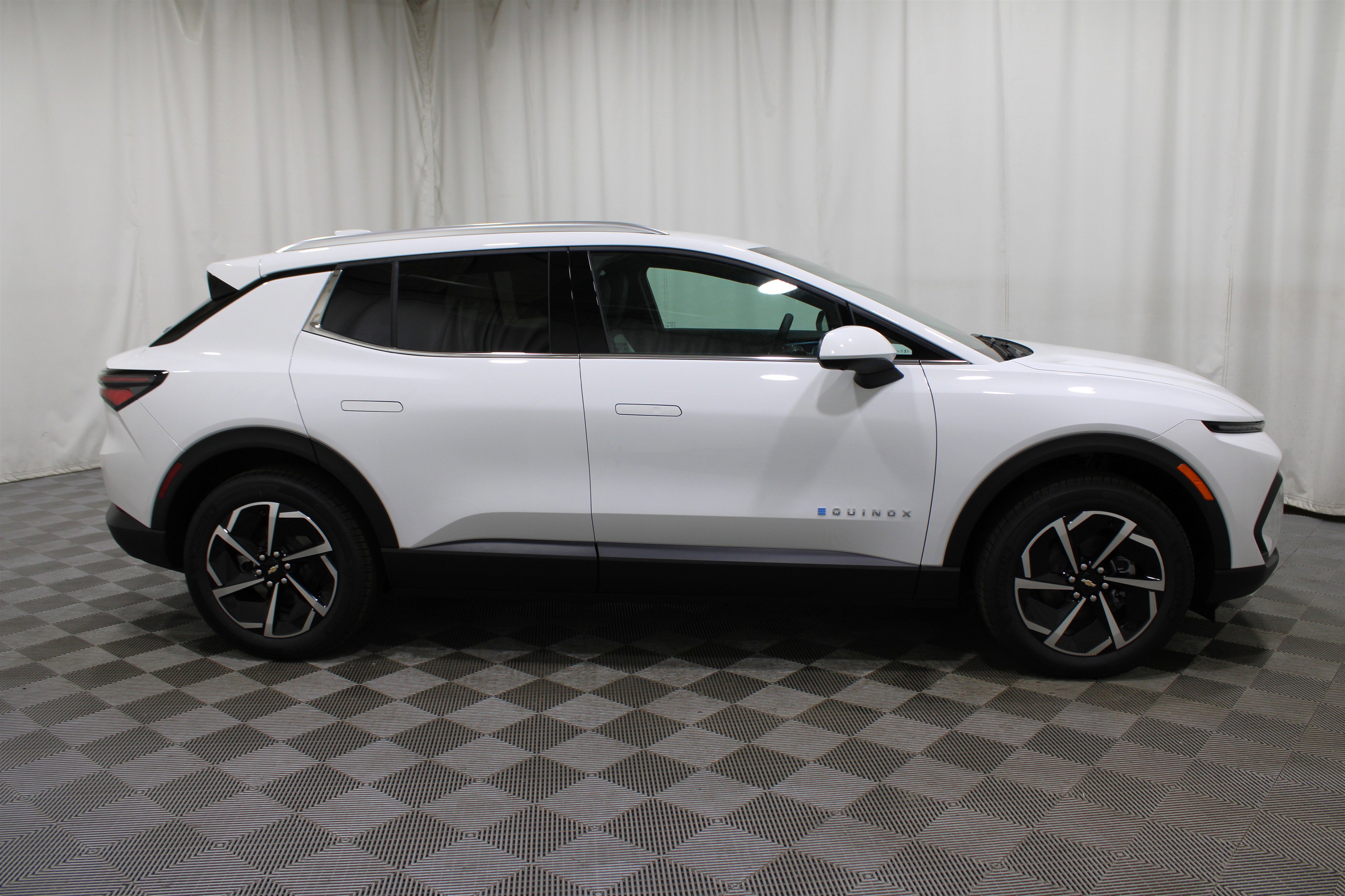 2026 Chevrolet Equinox EV LT photo 31