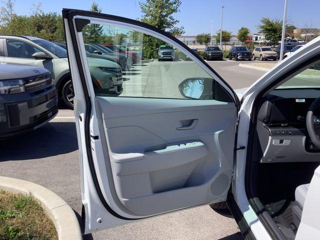 2026 Hyundai Kona SEL photo 21