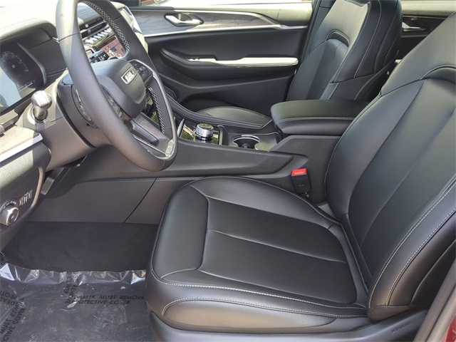 2025 Jeep Grand Cherokee Limited photo 4