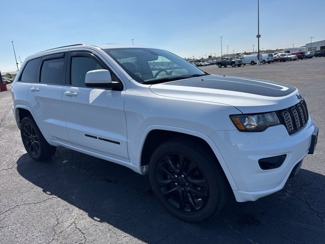 2019 Jeep Grand Cherokee Altitude photo 3