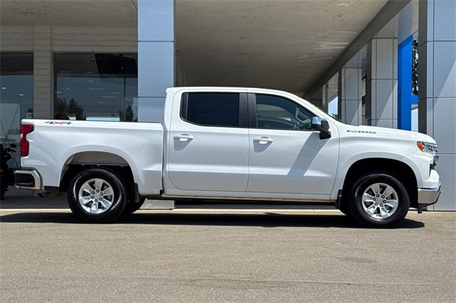 2025 Chevrolet Silverado 1500 LT photo 2