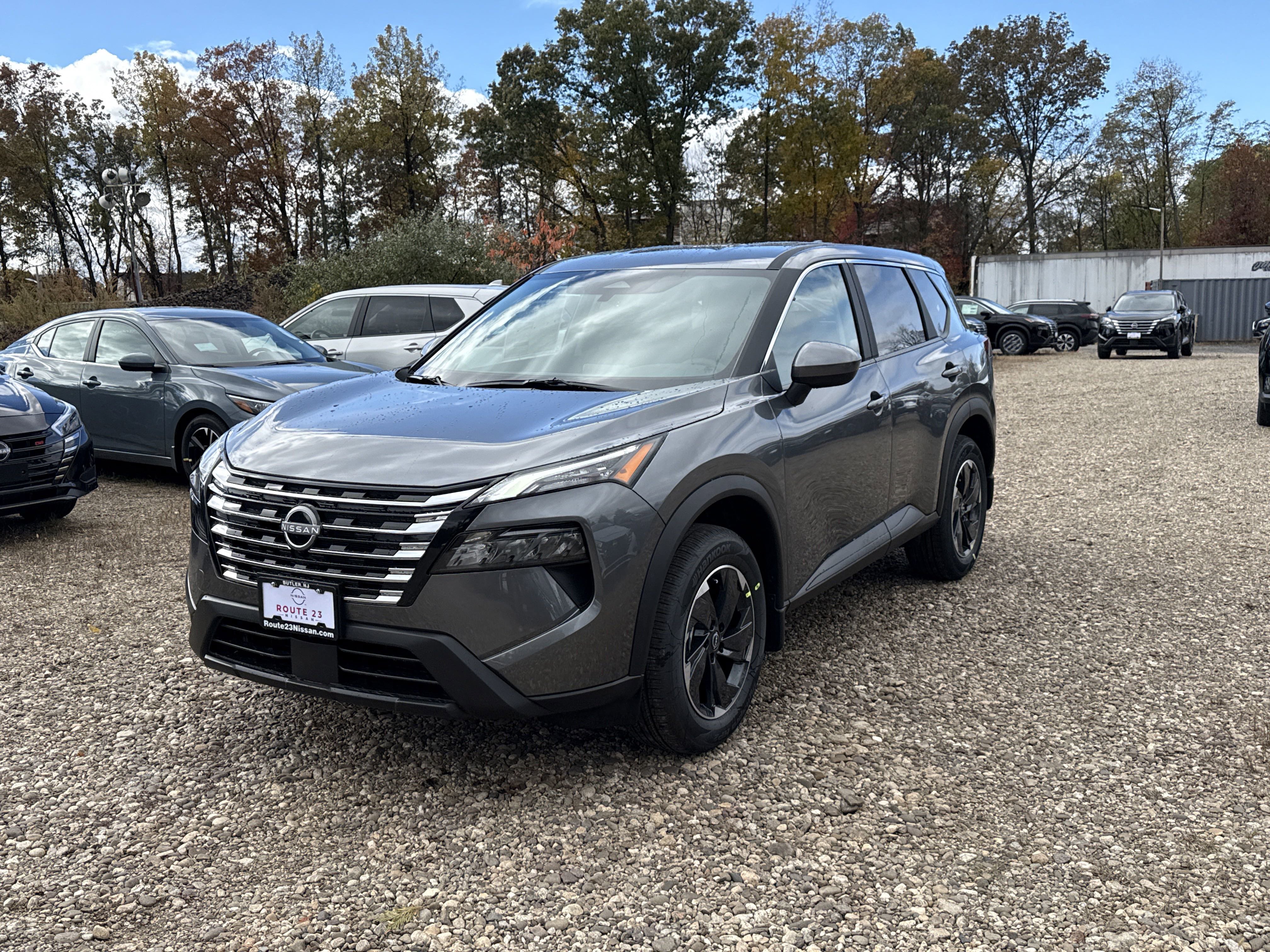 2026 Nissan Rogue SV's photo