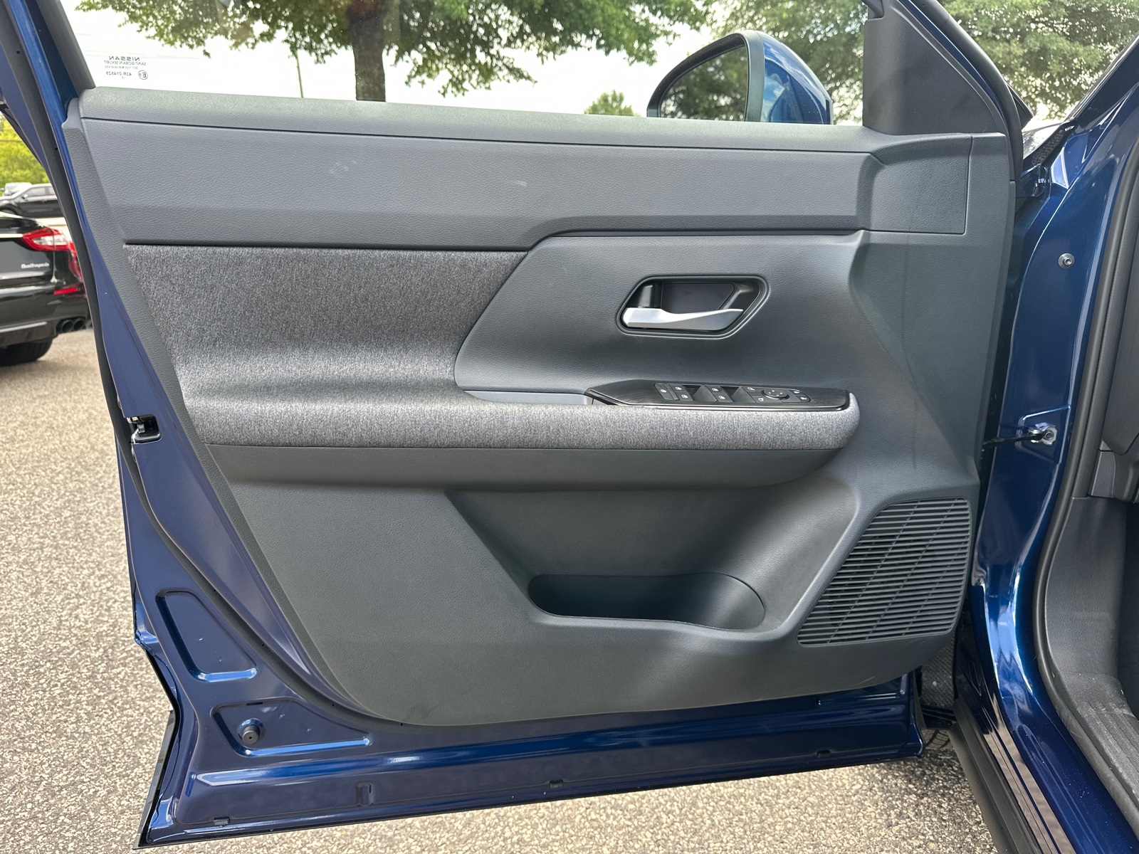 2025 Nissan Kicks SV photo 10