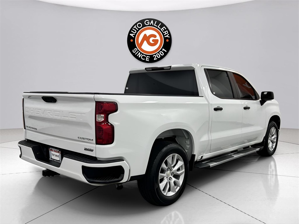 2022 Chevrolet Silverado 1500 Custom photo 3