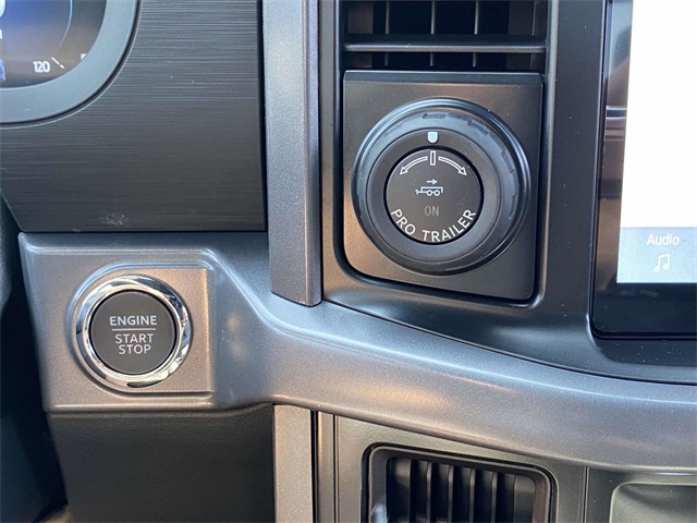 2025 Ford F-150 XLT photo 16