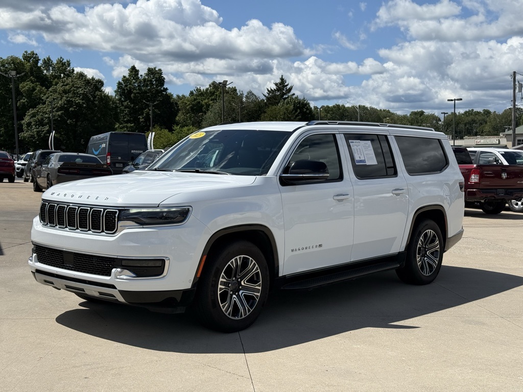 2023 Jeep Wagoneer L Series II photo 3