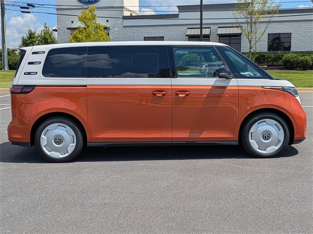 2025 Volkswagen ID. Buzz photo 3