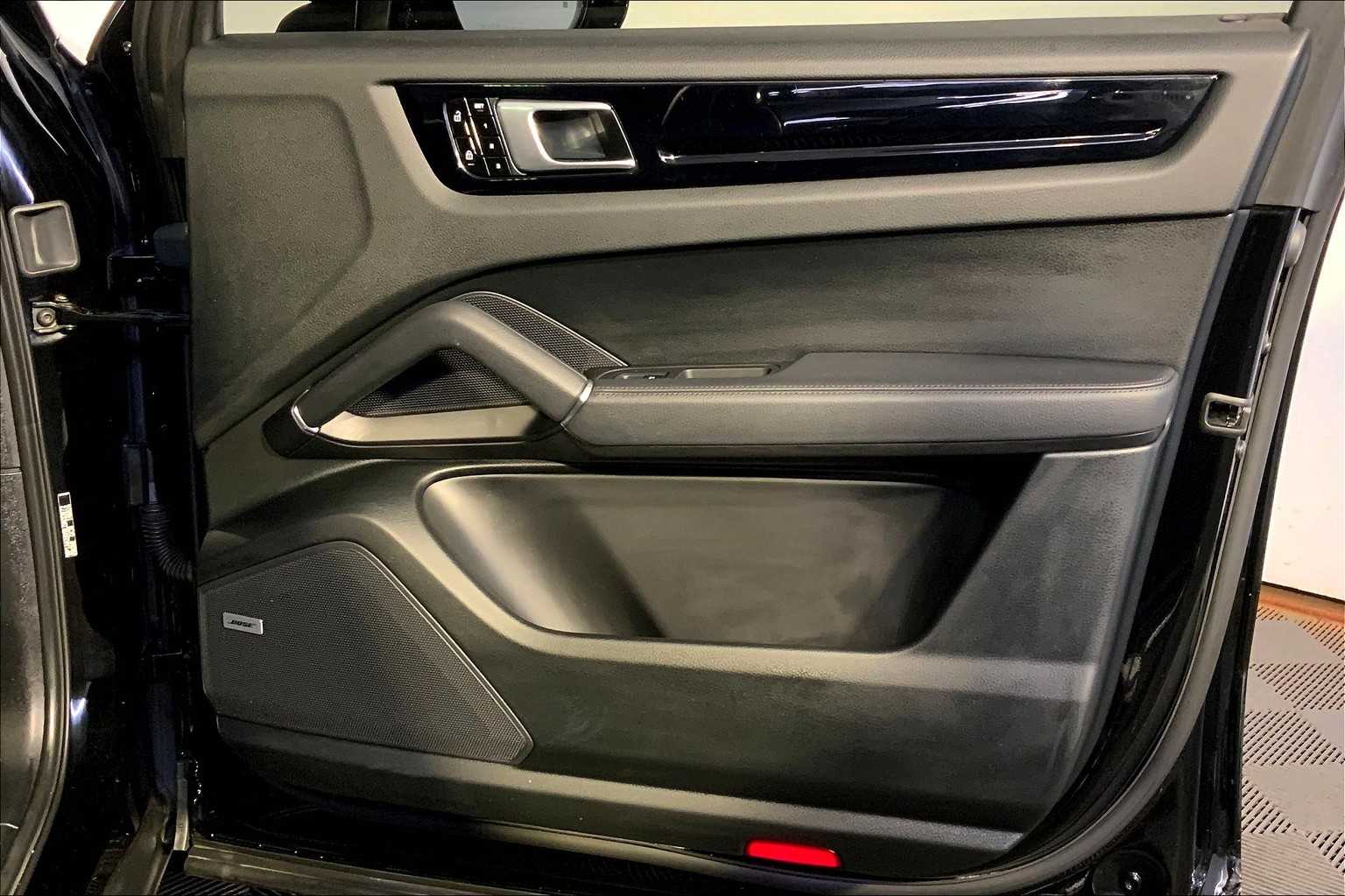 2020 Porsche Cayenne photo 22