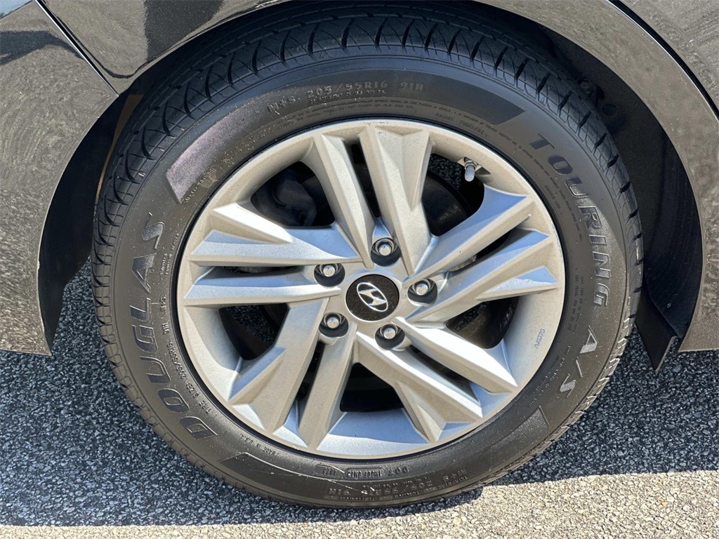 2020 Hyundai Elantra SEL photo 10