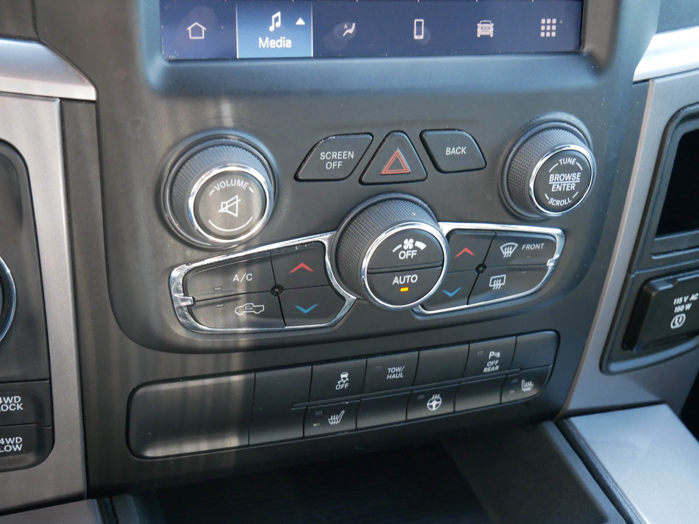2022 Ram 1500 Classic Warlock photo 21