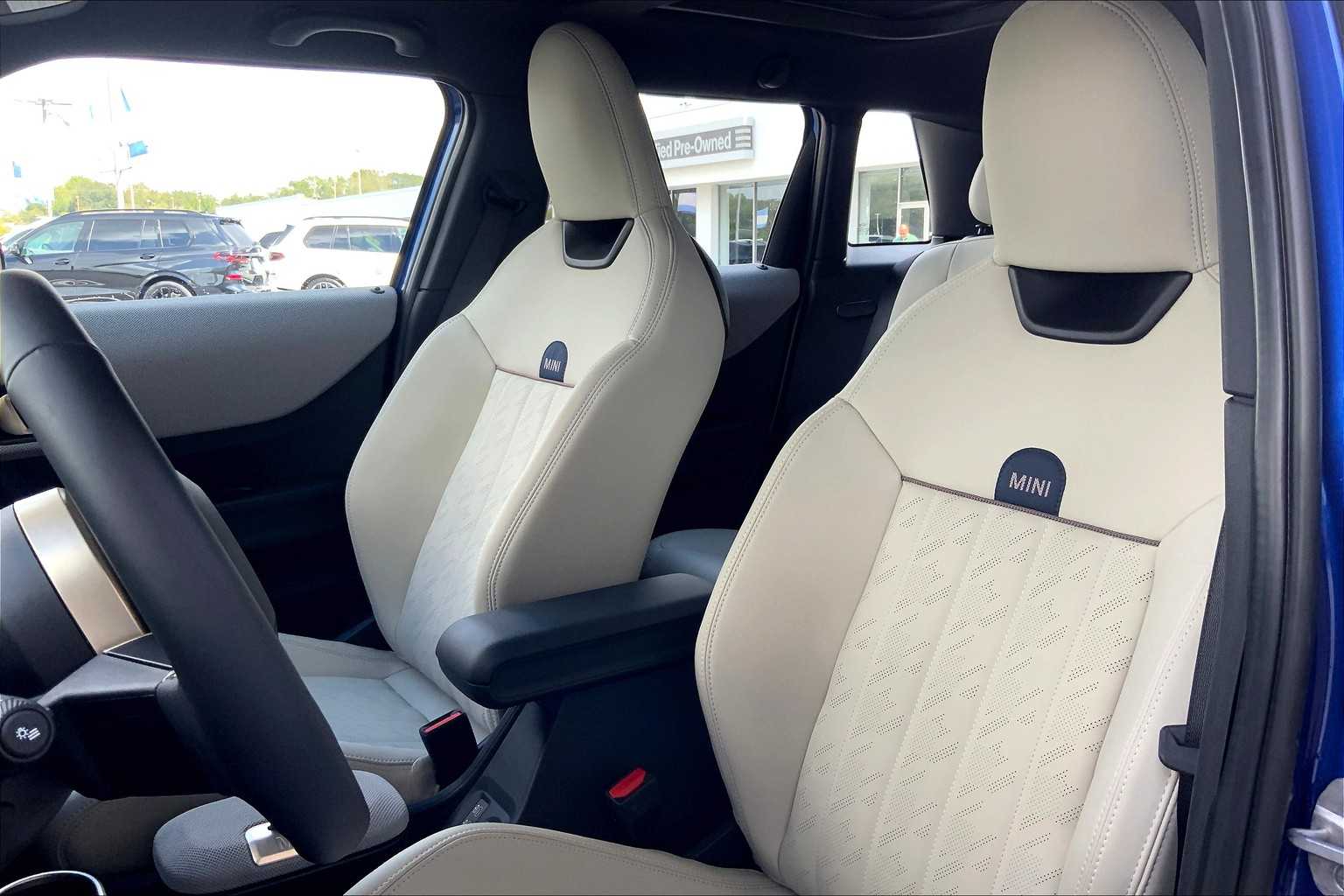 2025 Mini Cooper 4 Door Hardtop S photo 7