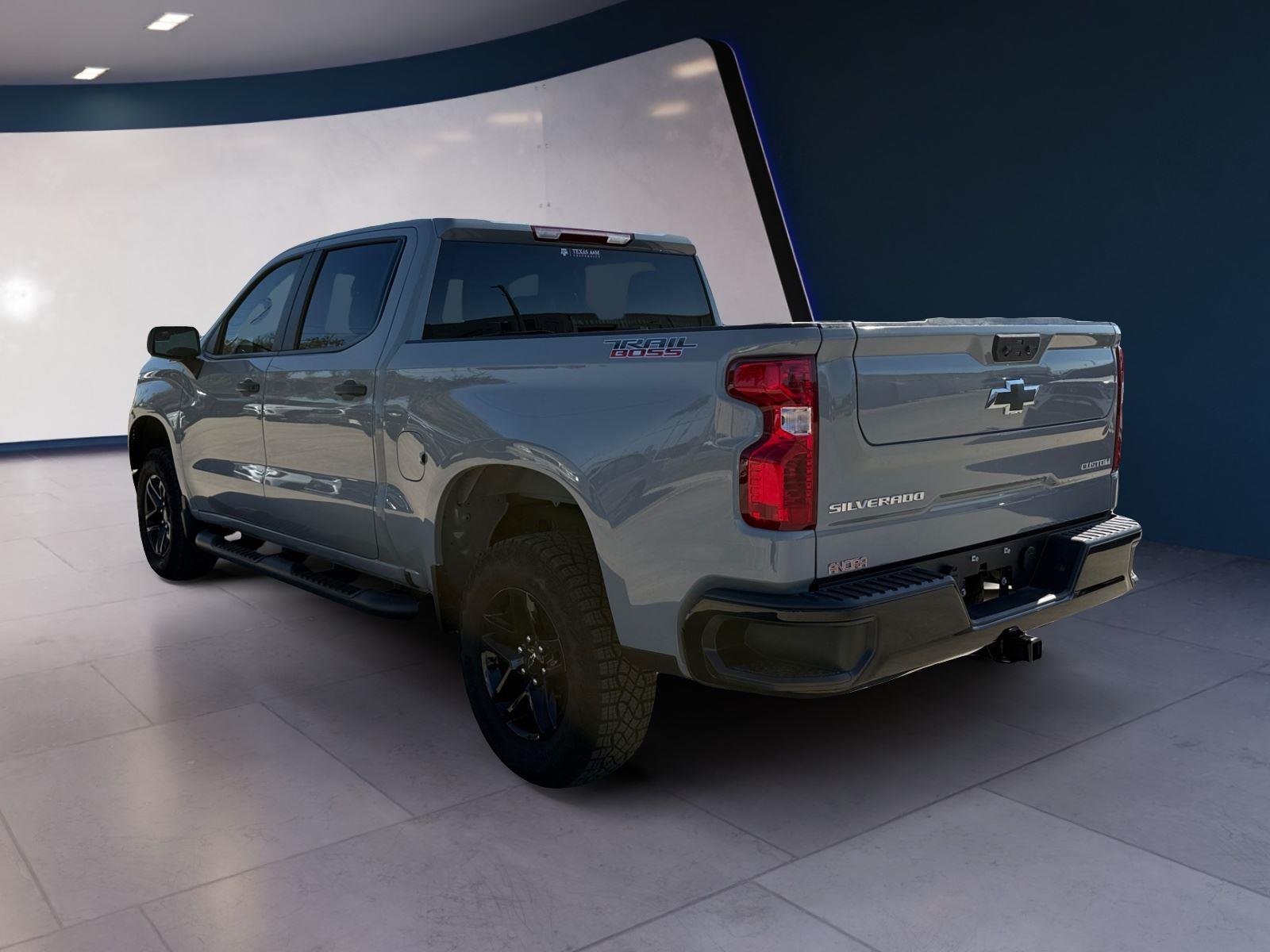 2025 Chevrolet Silverado 1500 Custom Trail Boss photo 2