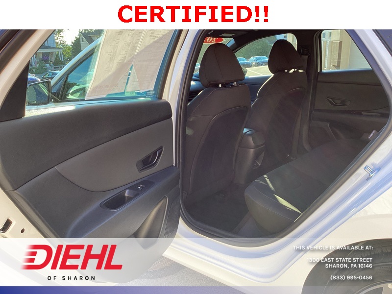 2025 Hyundai Elantra SEL Sport photo 16