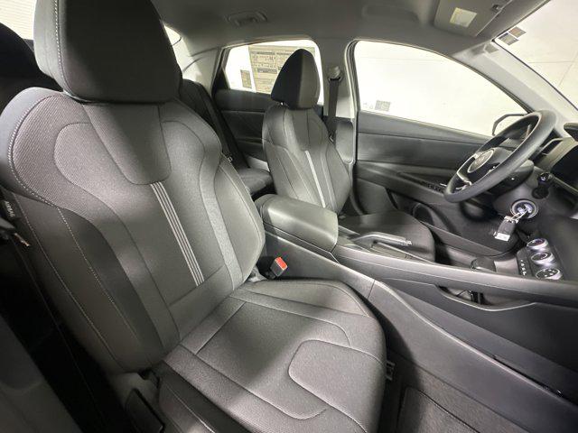 2025 Hyundai Elantra SE photo 16