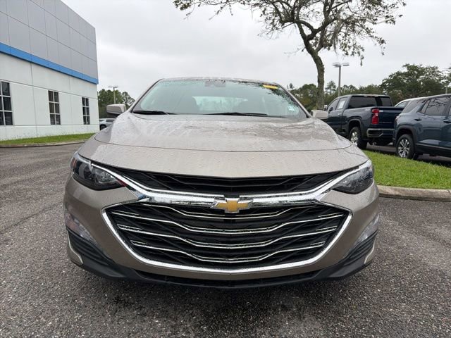 2023 Chevrolet Malibu 1LT photo 2