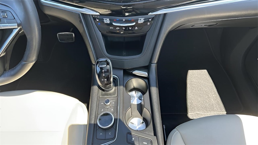2023 Cadillac XT6 Sport photo 9