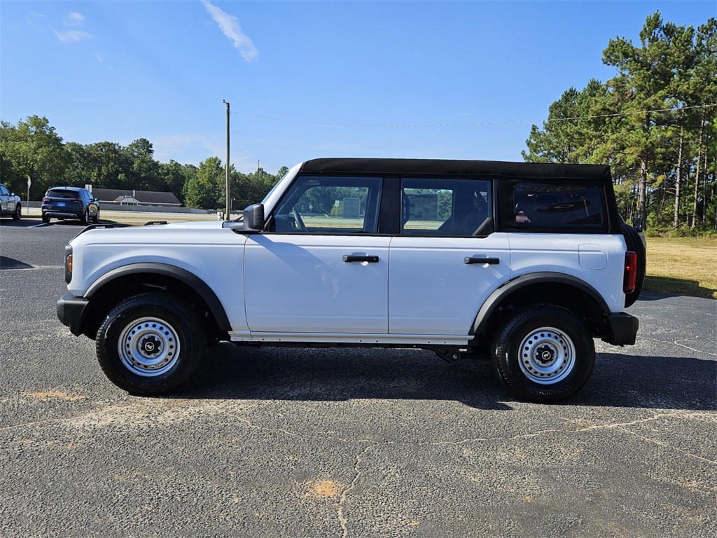 2025 Ford Bronco Base photo 4