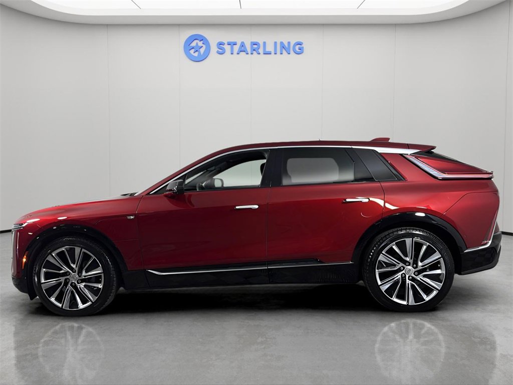 2024 Cadillac Lyriq Luxury photo 3
