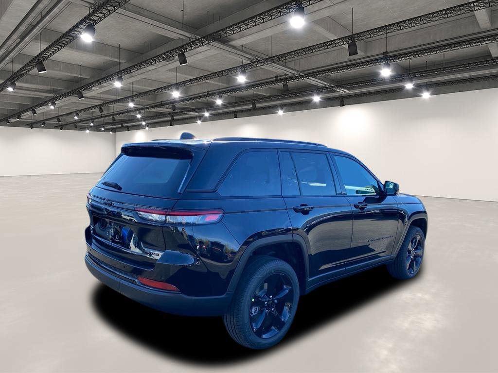 2025 Jeep Grand Cherokee Limited photo 2
