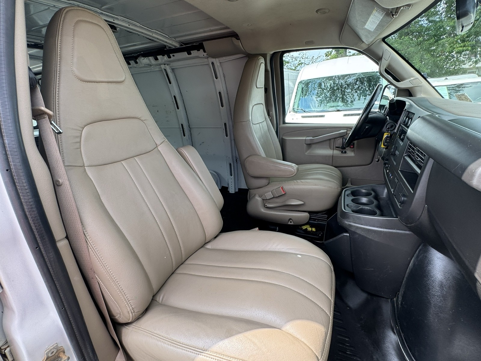 2020 Chevrolet Express Cargo Work Van 2500 photo 31