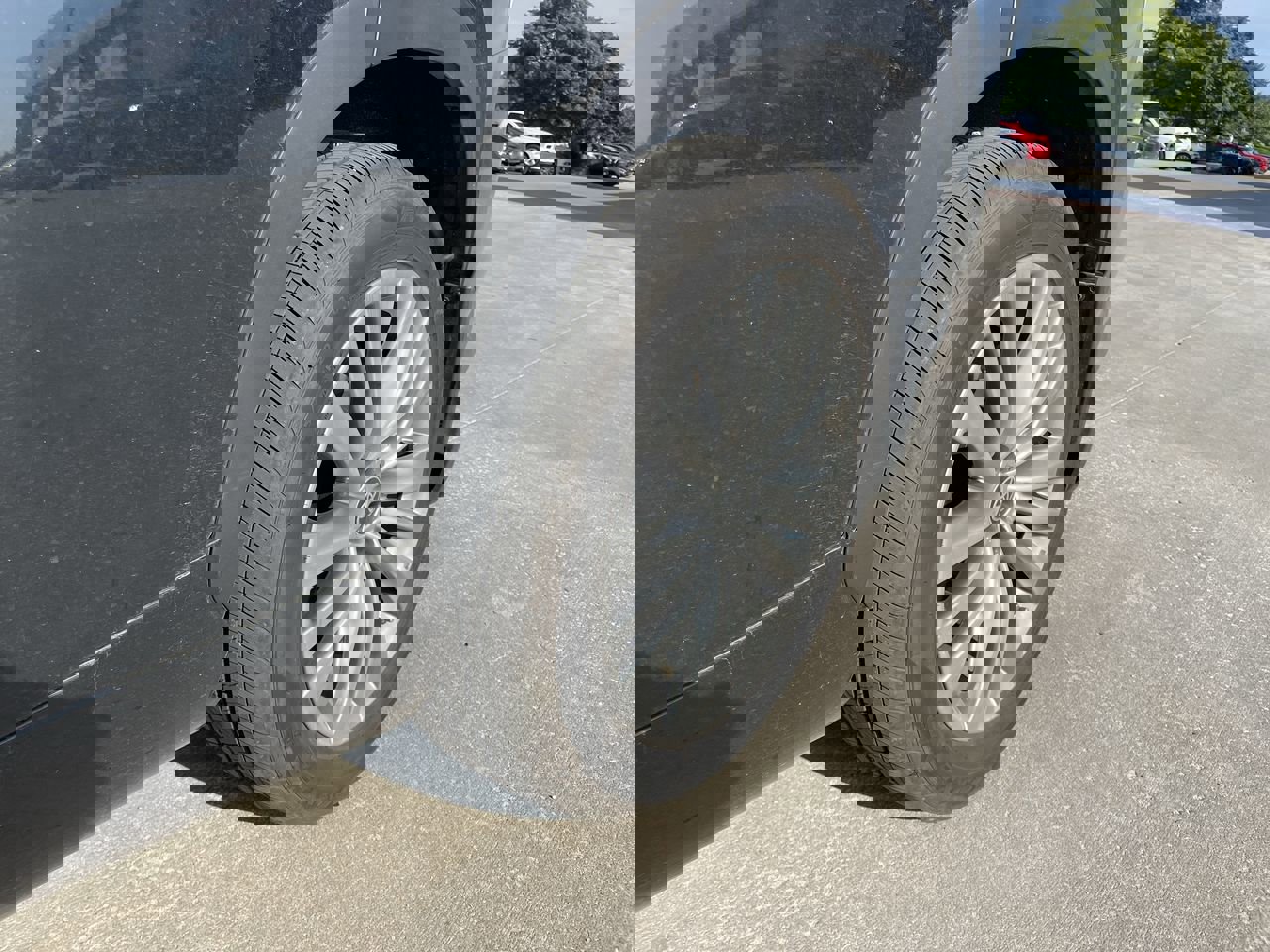 Certified 2024 Toyota Highlander Platinum with VIN 5TDKDRBH7RS557437 for sale in Kansas City