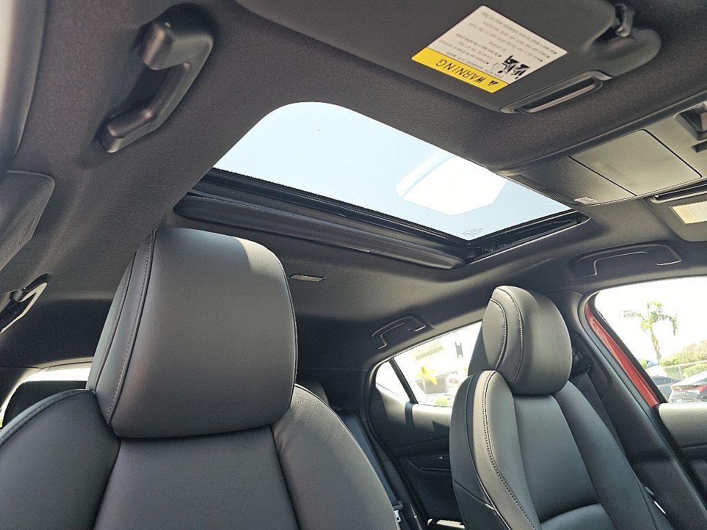 2025 Mazda Mazda3 2.5 s Preferred photo 4