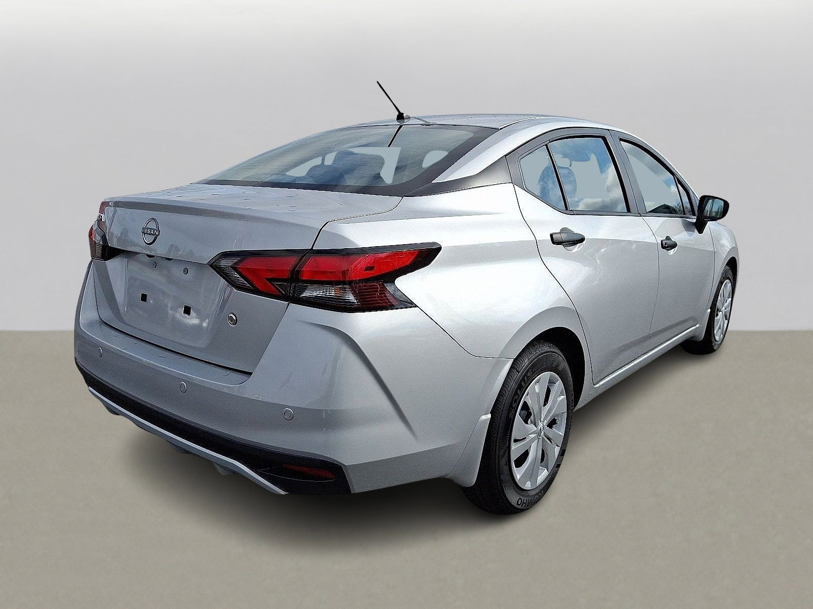 2025 Nissan Versa S photo 4