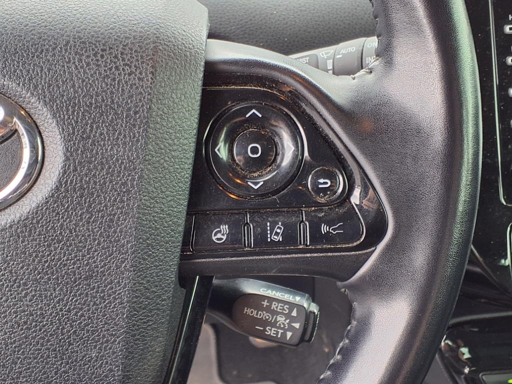 2022 Toyota Prius XLE photo 18