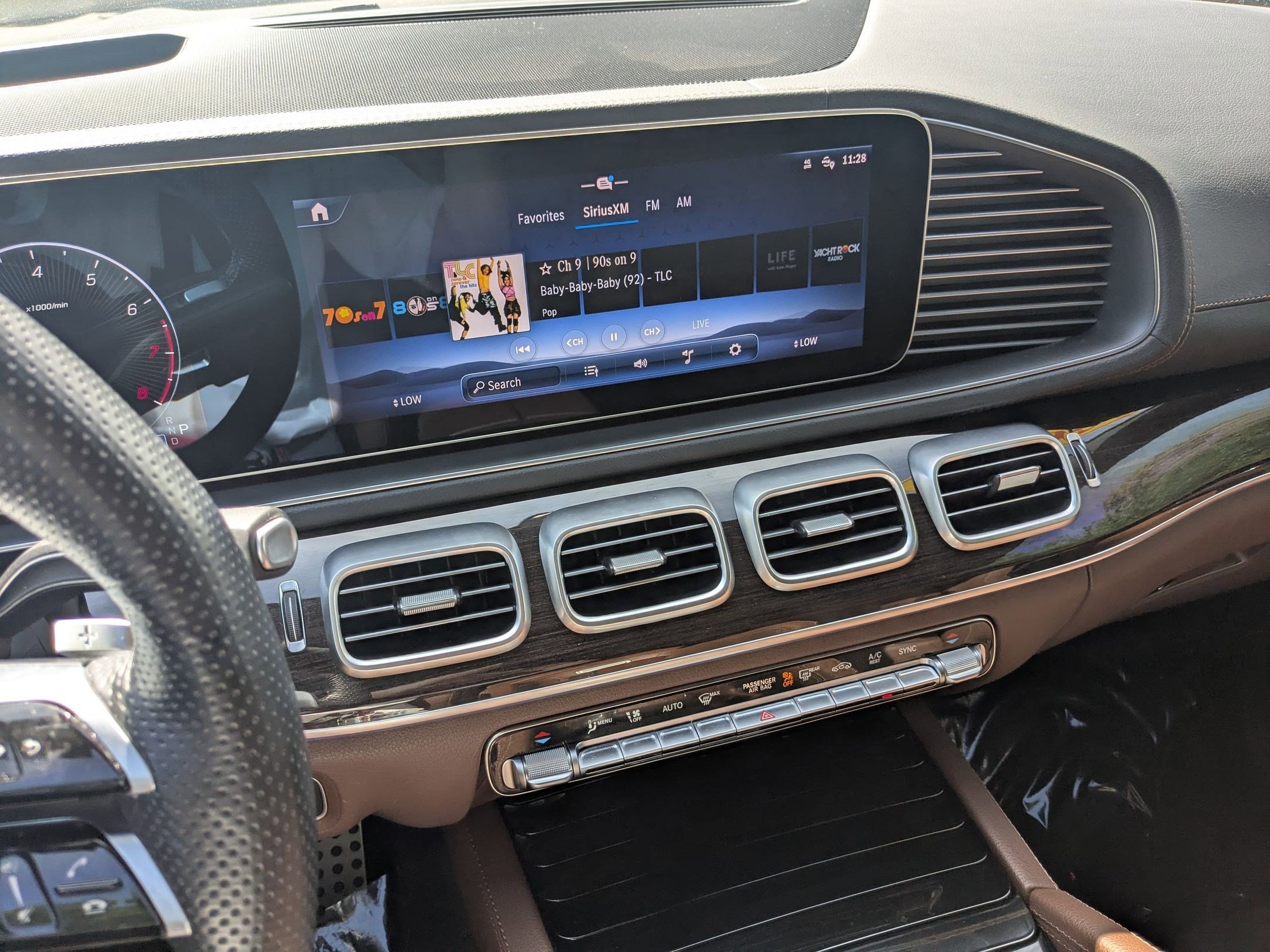 2024 Mercedes Benz GLS 450 4MATIC photo 16