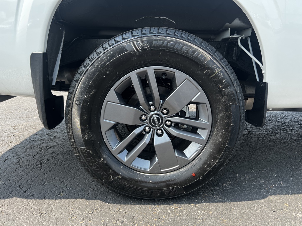 2025 Nissan Frontier SV photo 22