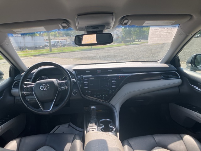 2020 Toyota Camry XLE photo 16
