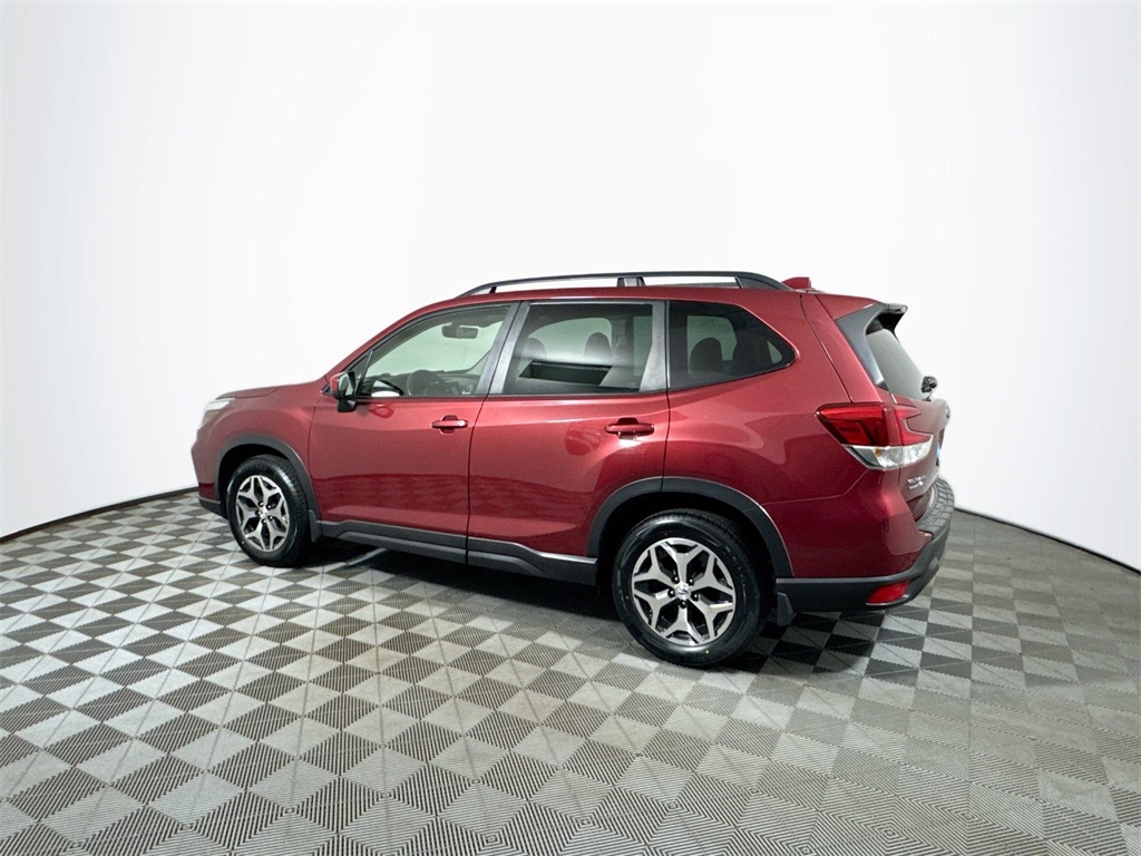 2020 Subaru Forester Premium photo 13