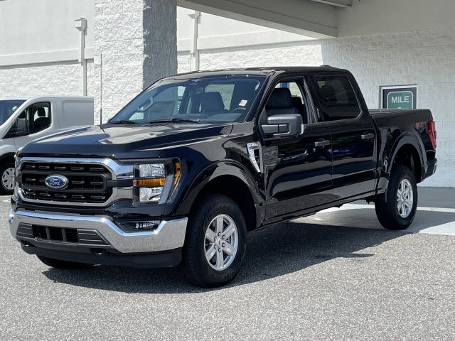 2023 Ford F-150 XLT photo 2