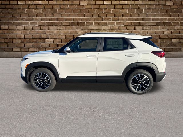 2026 Chevrolet Trailblazer LT photo 2