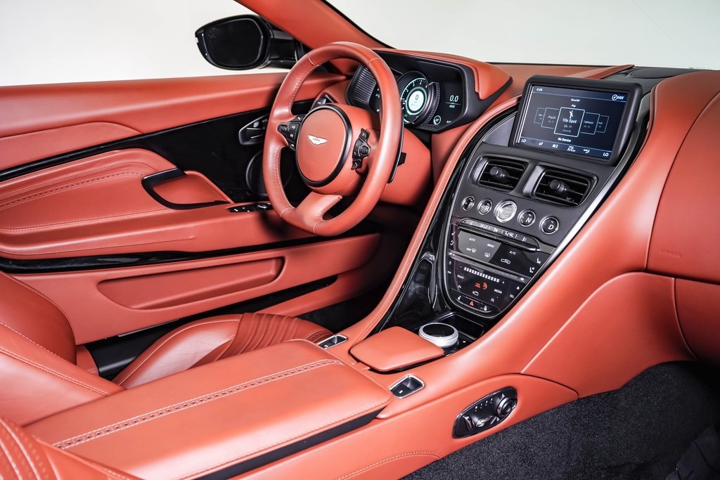 2021 Aston Martin DB11 AM5 photo 16